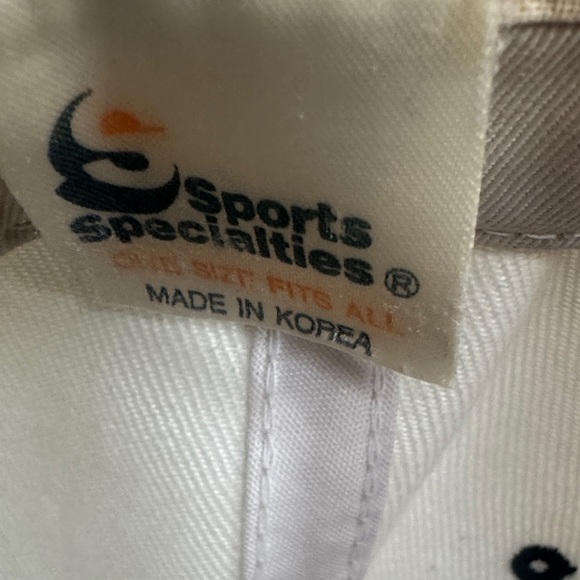 Vintage Vancouver Canucks Hockey Cap with Team Pin - NHL - Picture 2 of 8